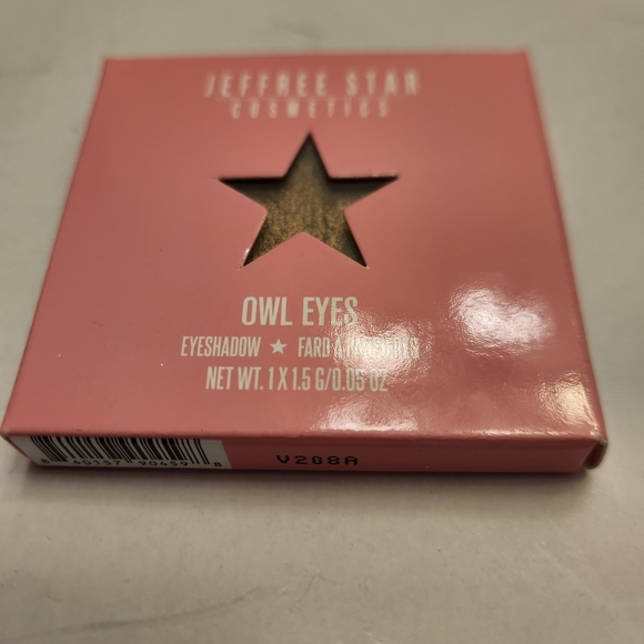 Makeup Bundle - Picture 6 of 6